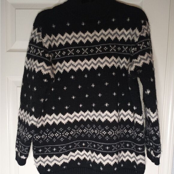 Vintage Fair Isle black & white knit 100% wool sweater - Picture 2 of 8